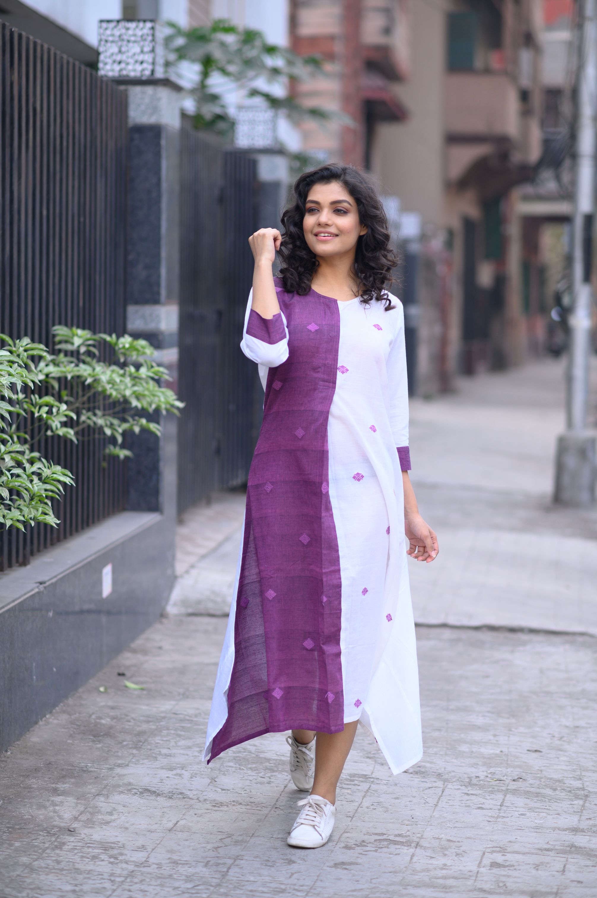 Buy Off White Cotton Dobby Phulkari Embroidered Anarkali Dress – SCAKHI